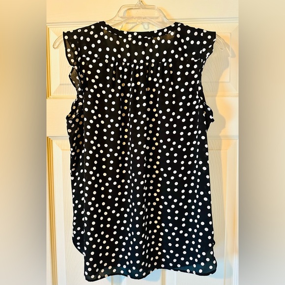LOFT Dotted Split Button Neck Ruffle Shoulders - Picture 2 of 2